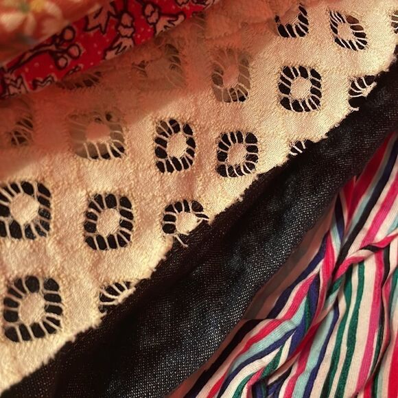 Boho Crochet Lace Ruffled Sleeve & Side Top sz 1X - Picture 9 of 9